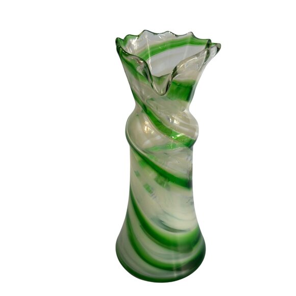Smith's Old Timer Green & White Swirled Glass Pitcher With Ruffled Rim 8 1/2" - Picture 4 of 8